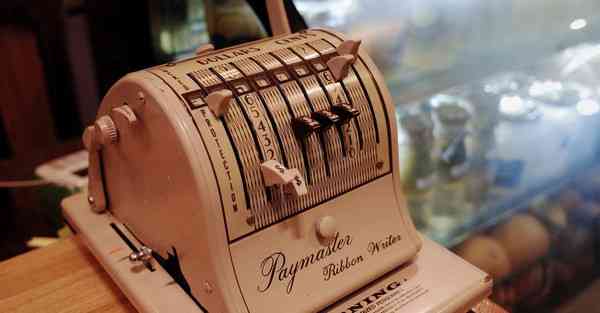 把46万改写成用亿作单位的数,4500万改写成以亿作单位的数