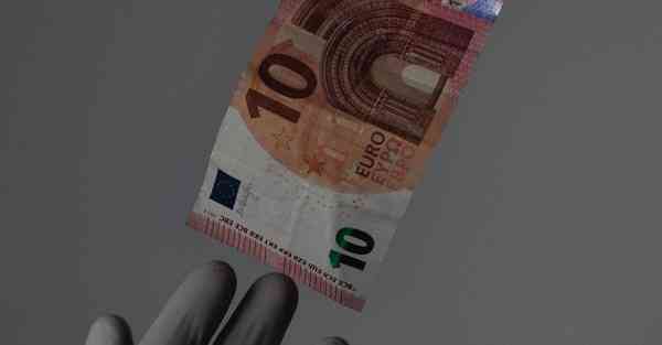 把0.13万改写成用1作单位的数是,0.13亿元是多少万元人民币