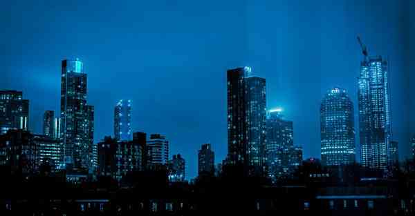 出差被安排住进婚房,出差回来婚房被别人入住